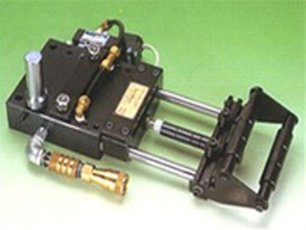 Cấp phôi khí có van điều khiển nhả kẹp