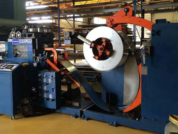 Cấp phôi NC 3 in 1 TLN4 Series Rộng: 400-1000mm, Dày: 0.8-6.0mm